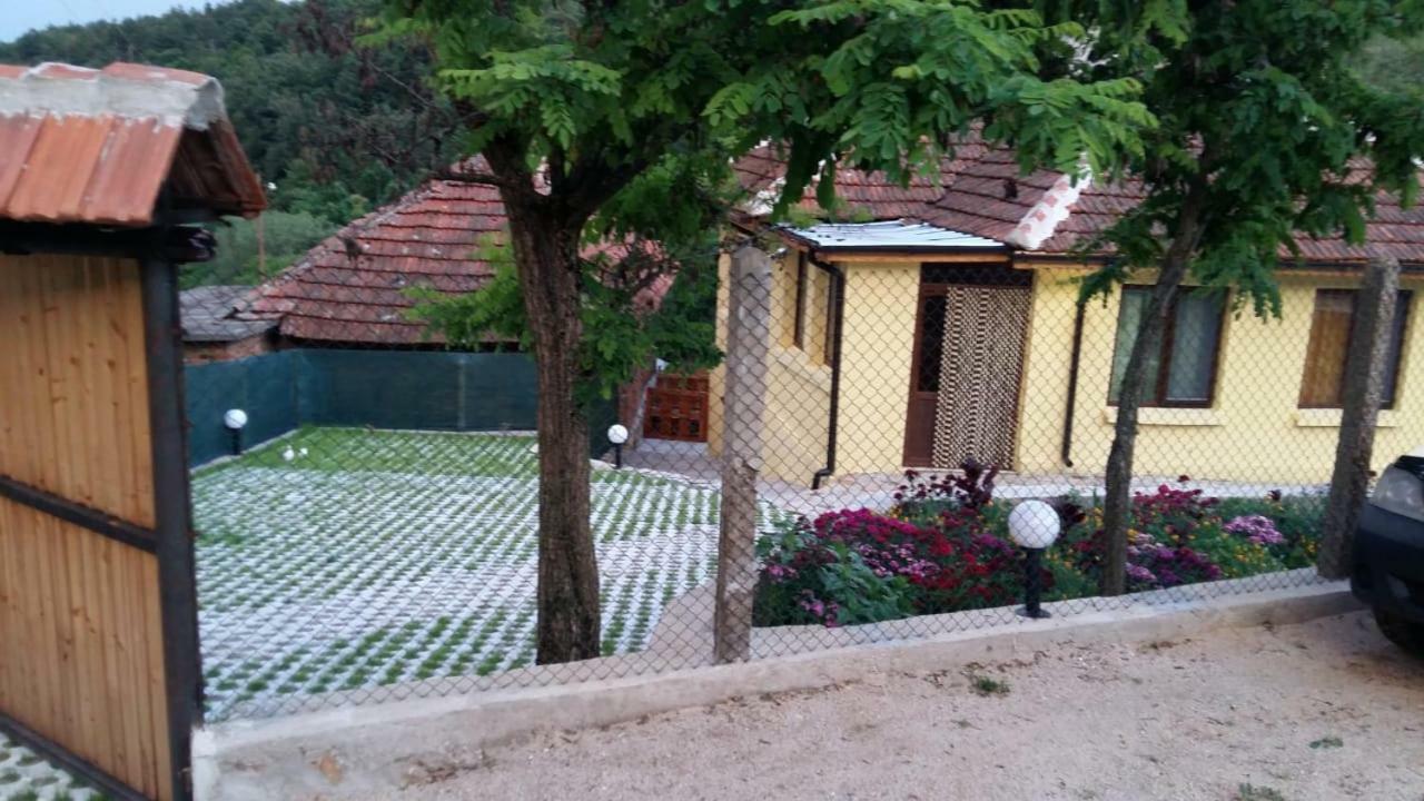 Guest House „Ivanovata House” Yanovets Exterior foto